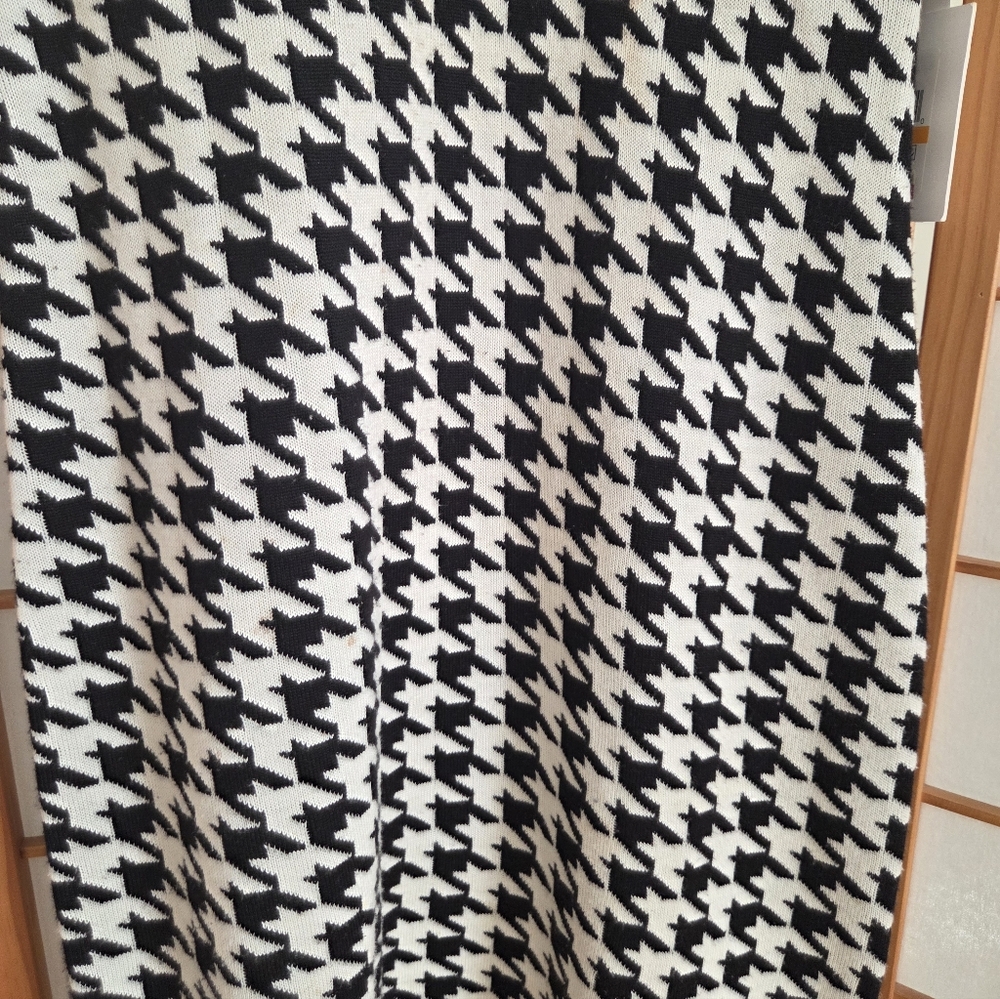 NWT CALVIN KLEIN BLACK/WHITE HOUNDSTOOTH KNIT SLEEVELESS SHEATH DRESS SIZE SMALL - Picture 4 of 7